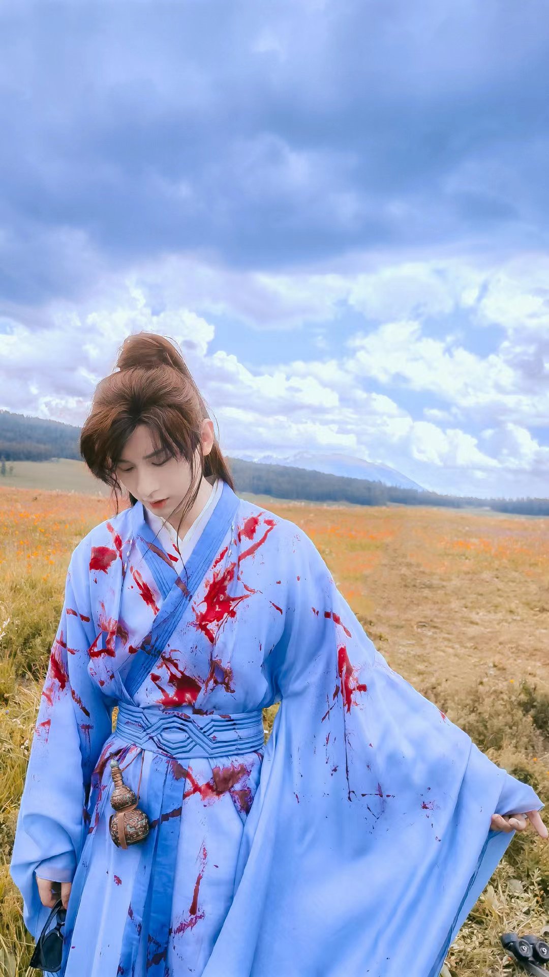 成毅|成毅的演技炸裂时刻！一部剧中同时饰演三个角色，眼神简直神了！