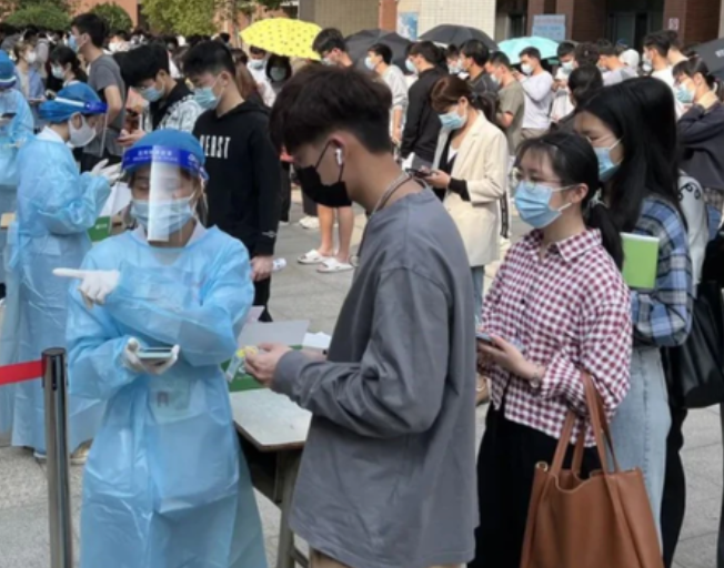 宿舍只剩一盒布洛芬,大学生私心发作,未经室友允许就邮给家里人