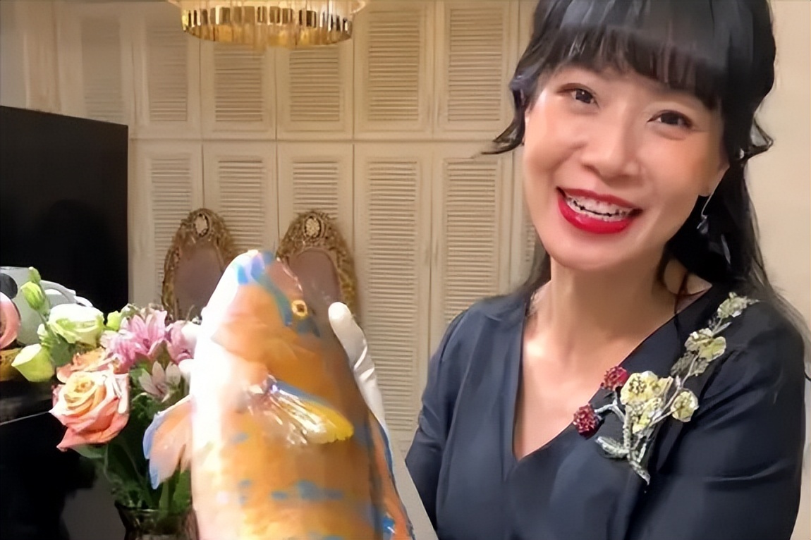 邝美云|富婆邝美云回内地,被千万粉网红Cici请吃大餐,两人相识于10年前