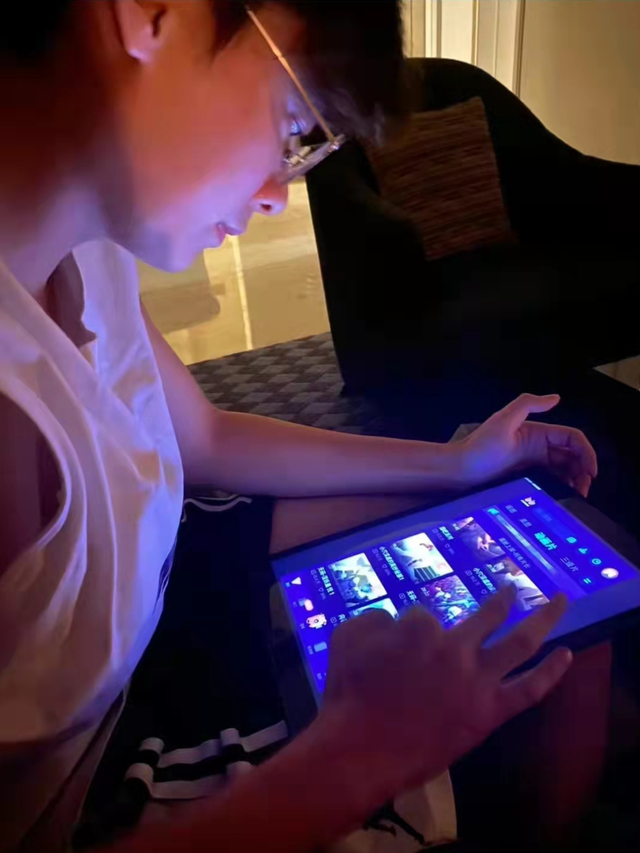 李易峰|通报扯掉李易峰遮羞布,业内称早已收到风声,待播作品仅有一部