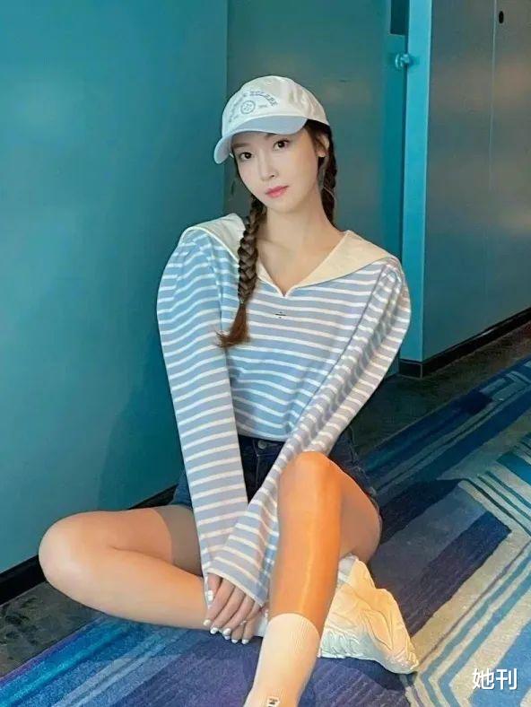 台下天仙，台上葫芦娃，她是得罪「浪姐」造型师了吗？