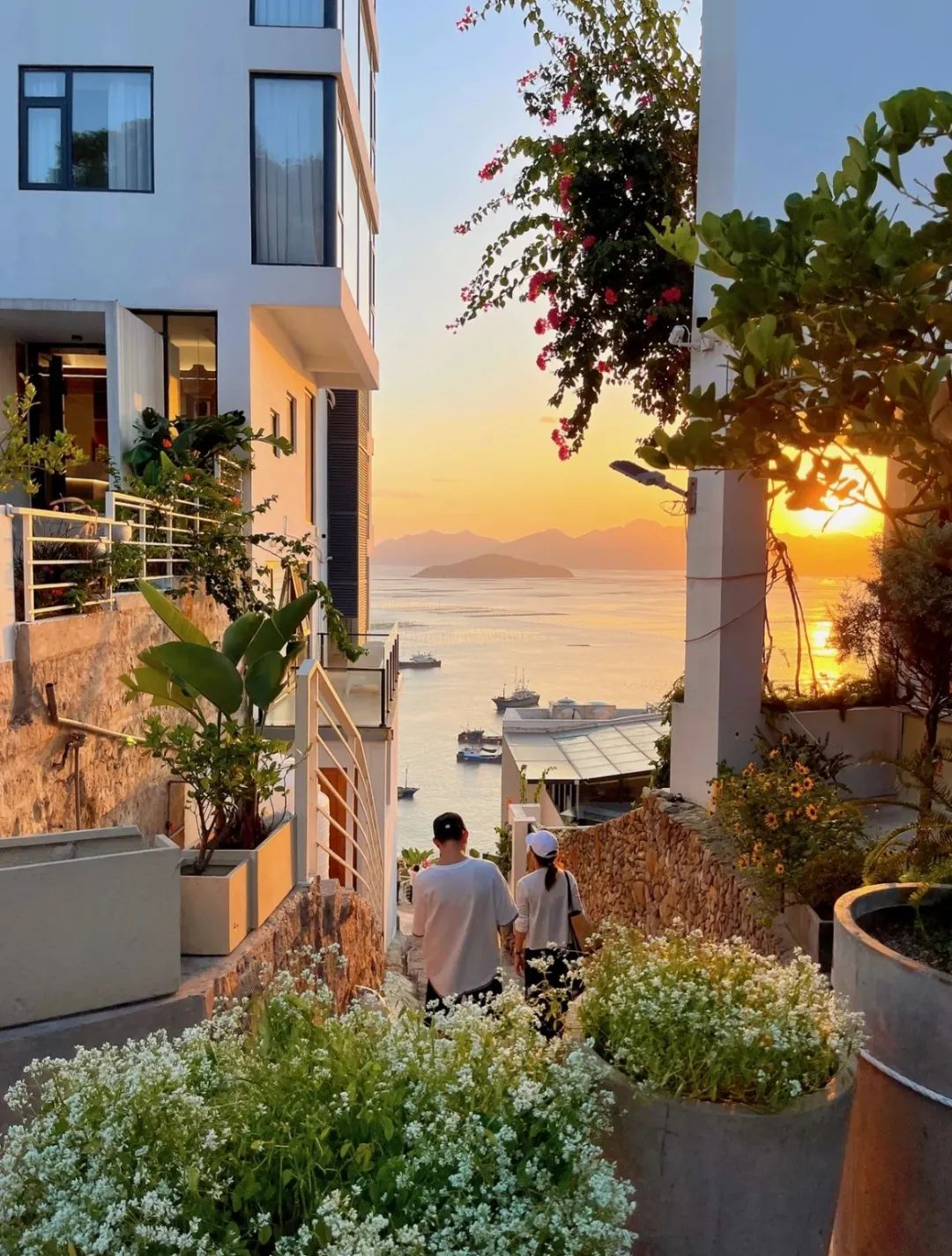 |海岛风光媲美夏威夷,被誉为中国的斯里兰卡,文艺村庄如人间仙境