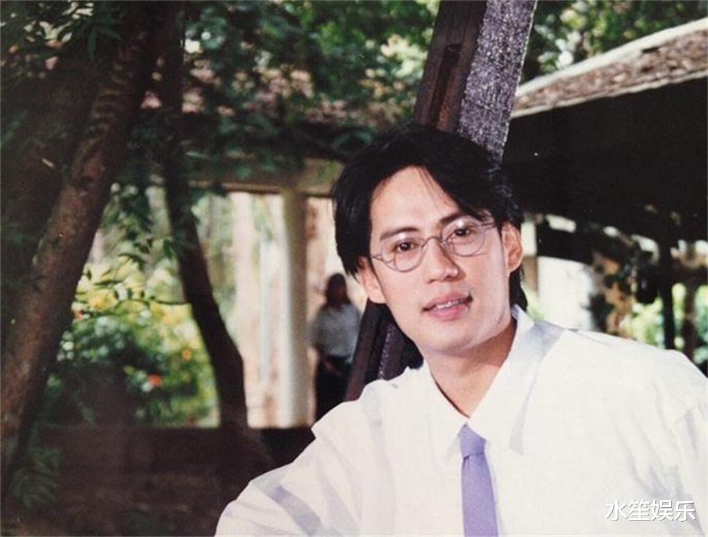 aump|泰国鸟叔是何来头?王后公主是他的粉丝,泰娱一姐AumP出演他的MV