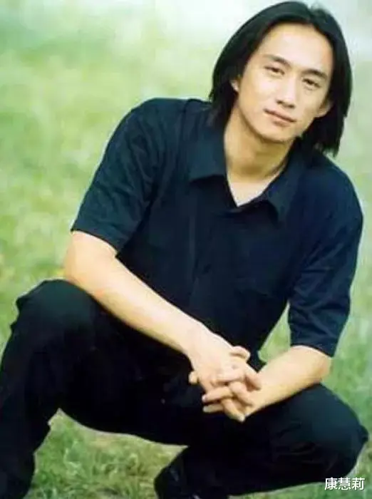 李连杰|年轻时帅气英俊，老了却丑得千奇百怪，这8位男星一个比一个可惜