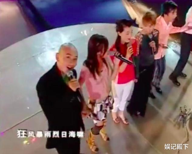 还珠格格第三部|当年的《还珠三》演员之间也是风起云涌，合影站位同样很有意思！