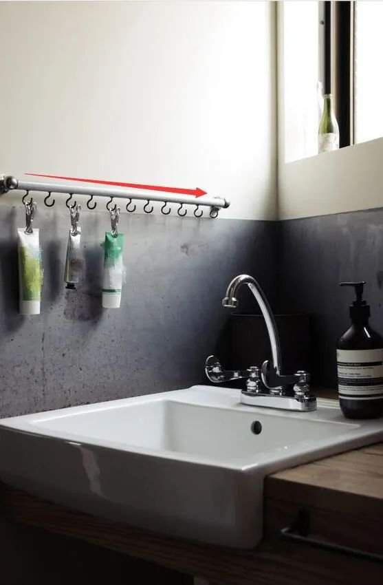 日本人的卫生间我服了,打个毛巾柜薄到10公分,收纳却整整齐齐