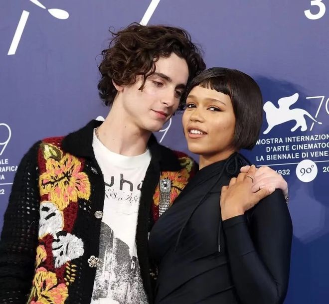 异类|期待了很久的热门片，大概也只适合截图发发