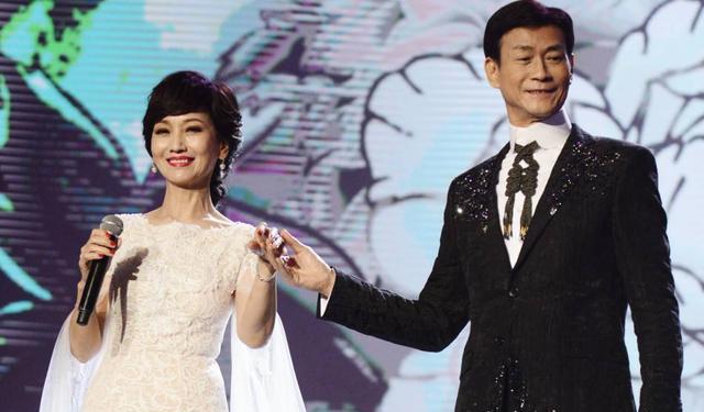 杭州|赵雅芝要定居内地？与好友金巧巧现身杭州楼盘，疑似要买千万豪宅