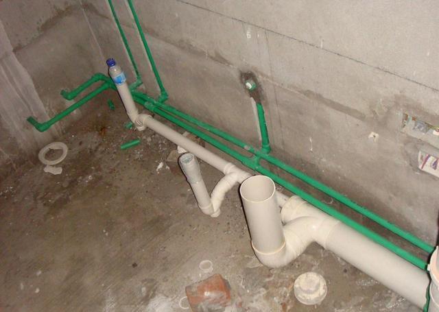 阳台空出来休闲,卫生间门口安排洗衣房,1m宽过道就能派上用场