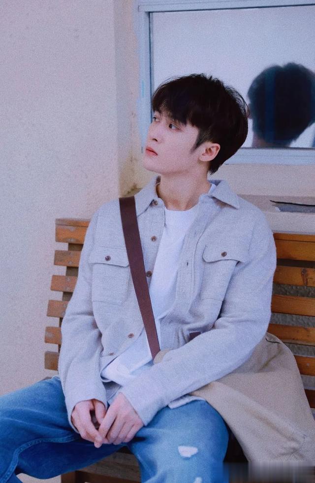 檀健次 拜托男明星都照着檀健次的标准卷起来吧