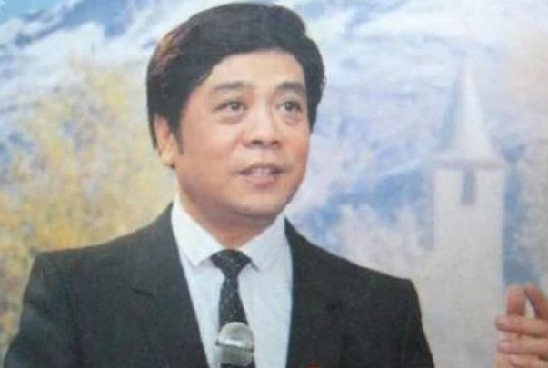 赵忠祥|赵忠祥临终前避开家人,只对倪萍交代:5亿财产一分都不要给儿子