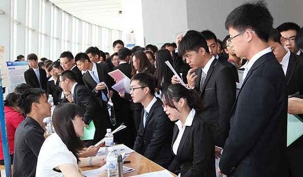 硕士研究生|985硕士生晒公务员“工资条”火了，网友看后纷纷酸的不行