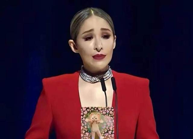 萧亚轩|汪小菲之后，狗仔葛斯直播爆料萧亚轩：这个女孩子在镜头面前就是假象