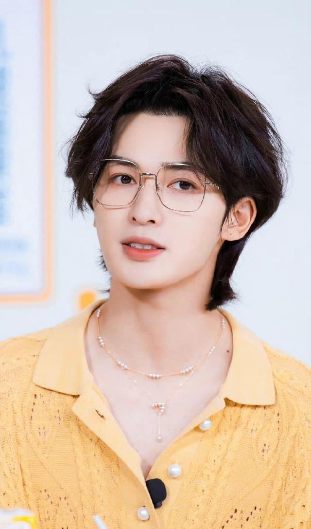 官宣|阵容官宣！任嘉伦《武庚纪》新女主换邢菲，今日开机和女二同待遇