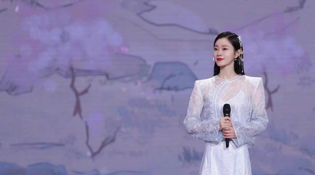 白敬亭|白敬亭宋轶“假戏真做”连上10条热搜,网友连孩子名字都起好了