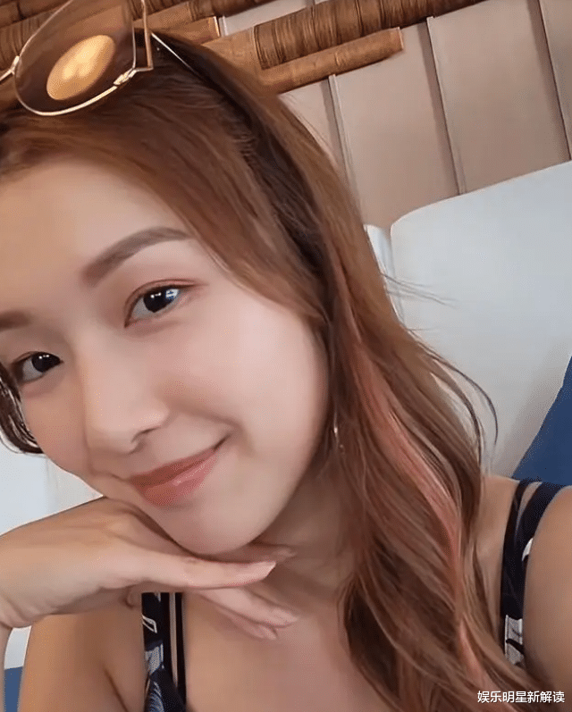 |彻底离开李泽楷?郭嘉文疑开始带货赚钱,改变穿衣风格变化大