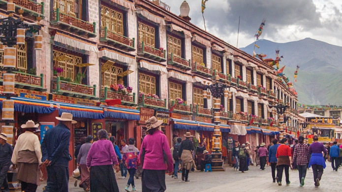 西藏|西藏拉萨有条商业街，历史悠久，去过的人不多