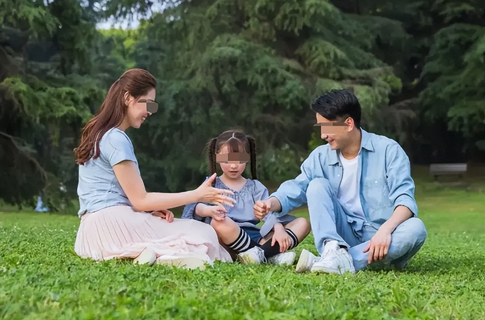 2007年,广东一男子欺凌女儿长达4年,致女儿多次怀孕,法院判了