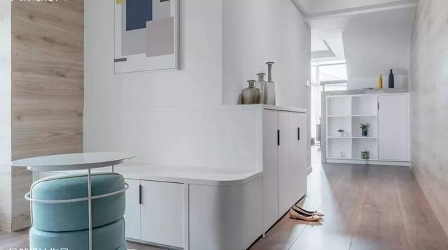 换鞋凳+鞋柜,这样的玄关才是明智的设计,后悔我家没这样装