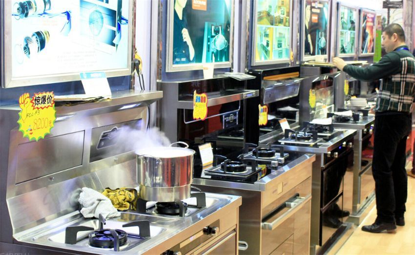 都说集成灶比油烟机好,为何买的人却不多?听过来人说说大实话