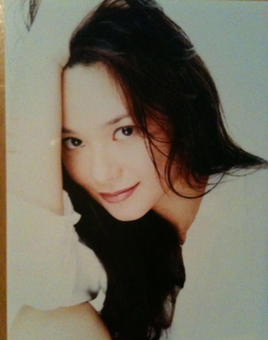 郭羡妮|郭羡妮:因“恋爱脑”自毁事业,而今下嫁农村当主妇恩爱美满