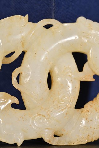 |清代 和田玉龙纹雕件