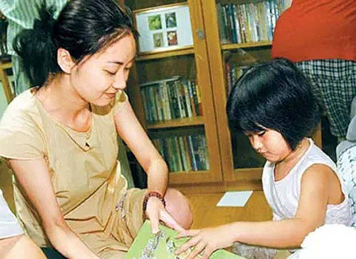 原创歌手丛飞捐款做慈善,自己患癌无钱医治,妻子被害女儿成孤儿