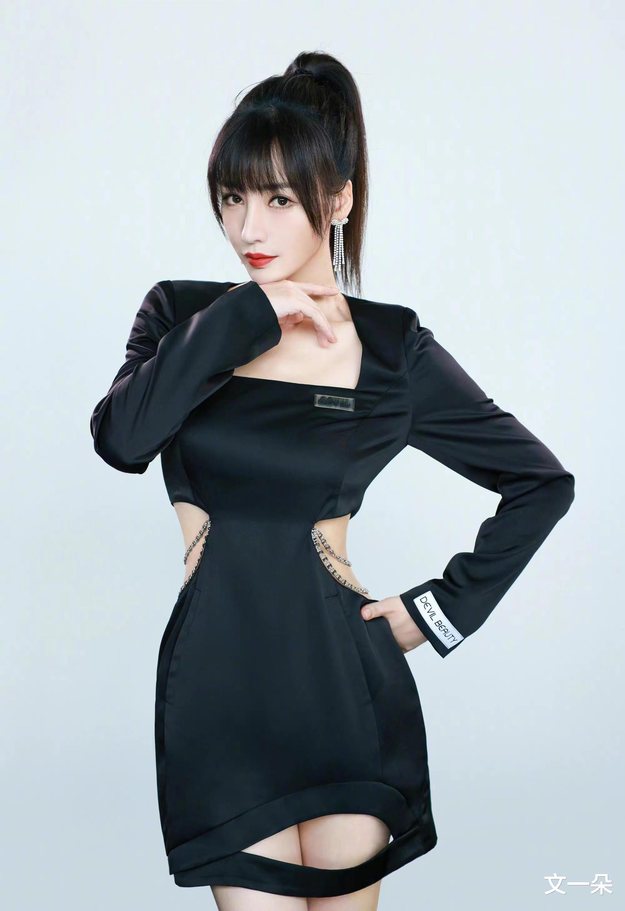 柳岩|长了“梦中情人”的脸，41岁还不想嫁人，柳岩在等那个对的人？