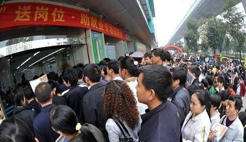 富士康|富士康事件数亿人呼吁取消中介，九成人被外包，打工人看不到希望