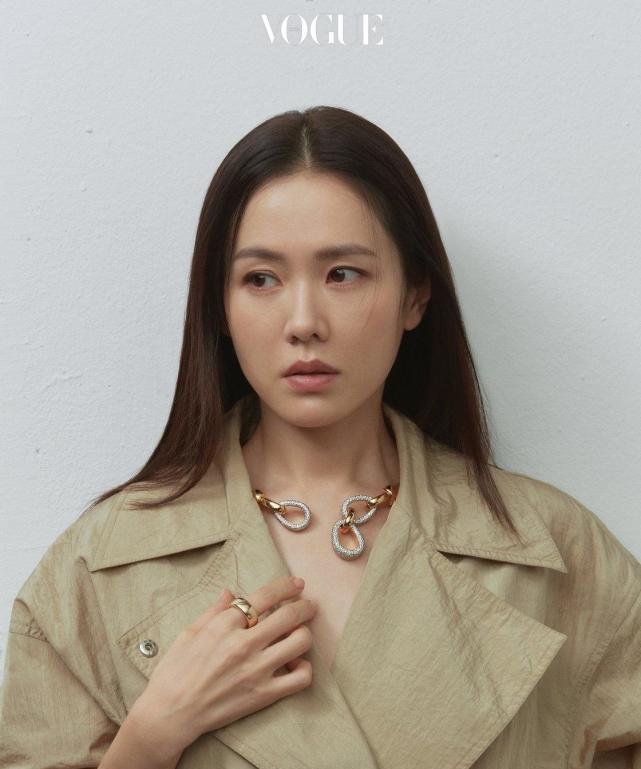 玄彬|40岁孙艺珍穿大地色高级，笑到眼睛消失，玄彬努力变帅拒绝喊姐姐