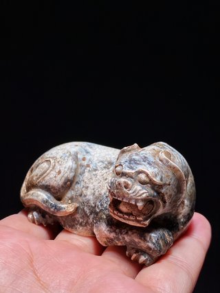 玉雕|汉 和田玉 鸡骨白 玉虎 卧虎 摆件 把件