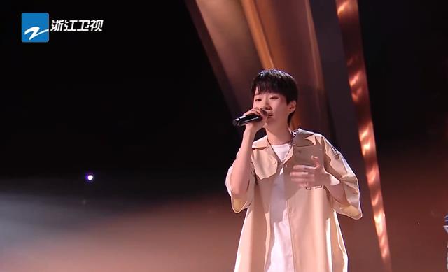 廖昌永|中国好声音战队赛：刘琦被周菲戈0封，廖昌永战队这一次虽败犹荣