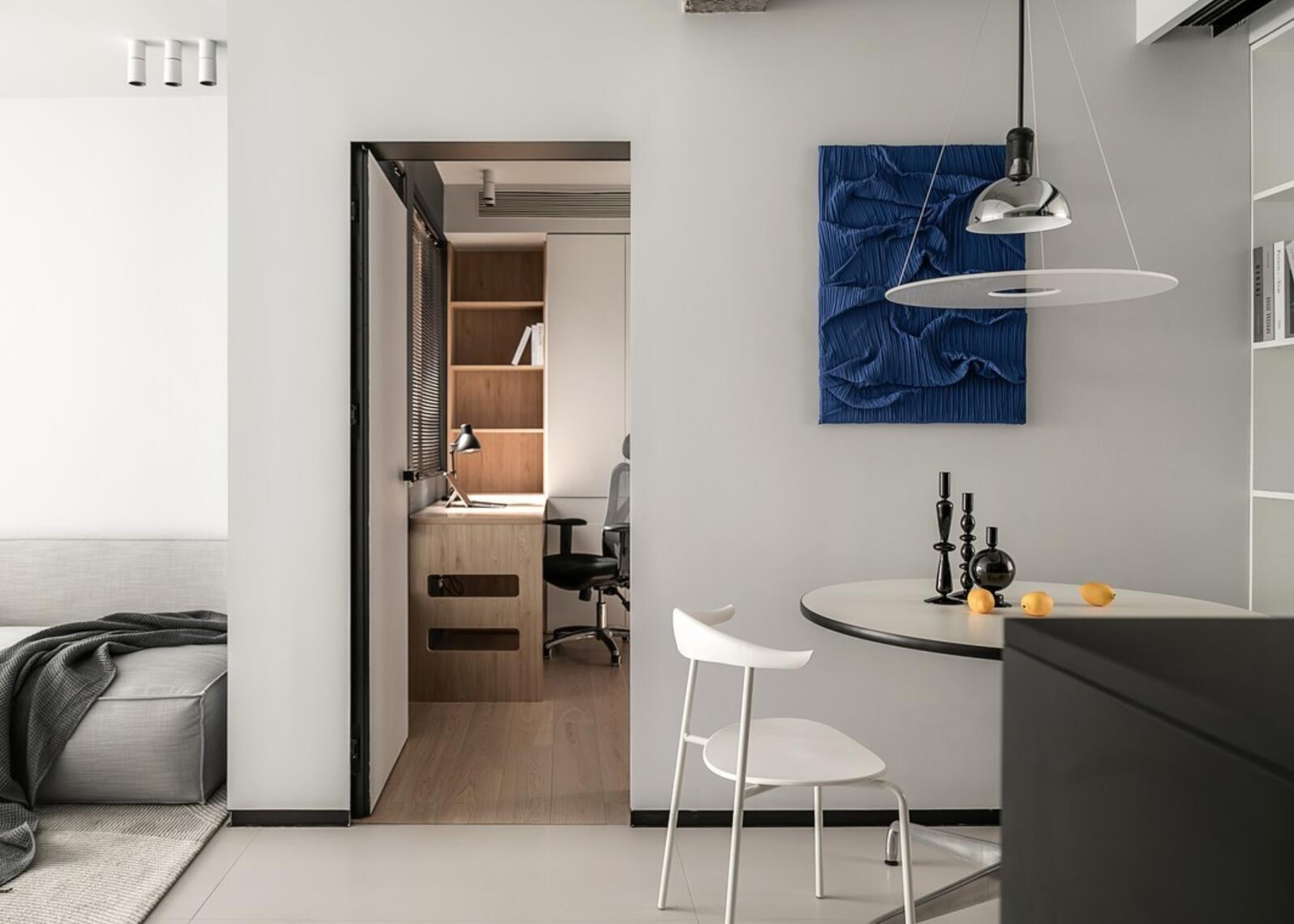 为追求现代简约，他将家里所有房间打通，完工后，高级感都藏不住