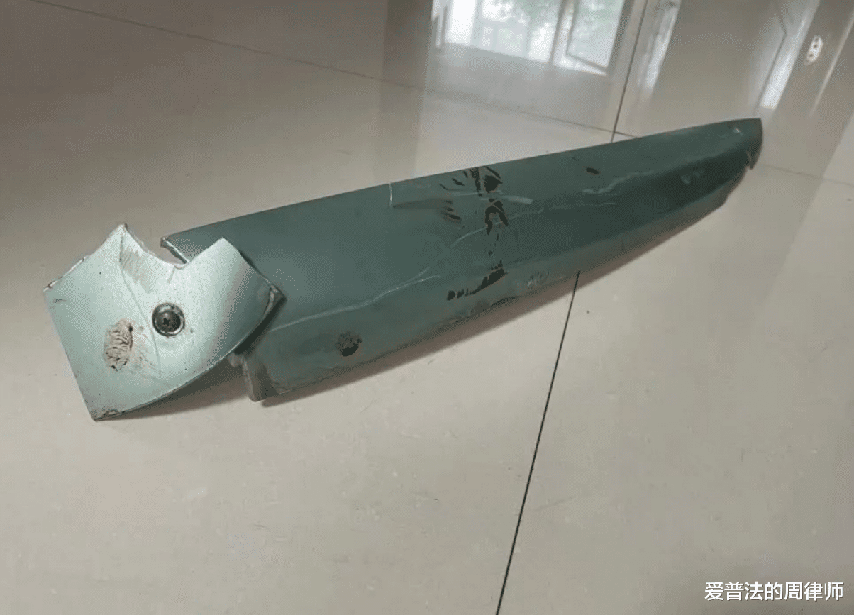 逆向行驶撞人逃逸,民警以现场的蛛丝马迹将肇事人员抓获,点赞!