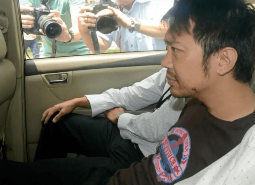 2008年34岁小伙赴新照顾81岁富婆,5年骗光2亿,如今被驱逐出境