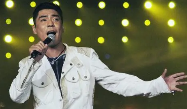 屠洪刚|屠洪刚:三妻三娃却独宠继子,母亲离世才浪子回头,如今过得如何