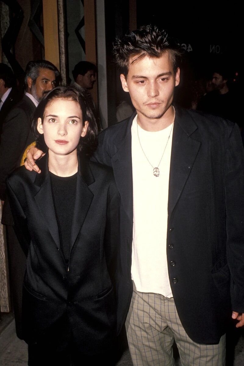 基地|约翰尼·德普--杰克船长的财富和浪漫生活让人们羡慕