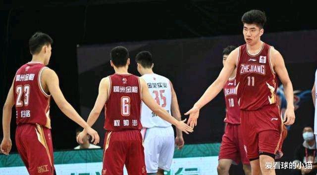 浙江男篮|正式官宣！浙江2米21高塔复出，PK阿联狂砍26+17，韩德君被其打懵
