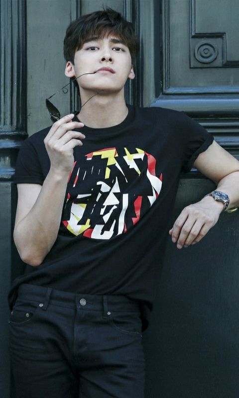 李易峰|李易峰嘴硬之谜:打时间差想模糊焦点,不认错气得警方加班通报!