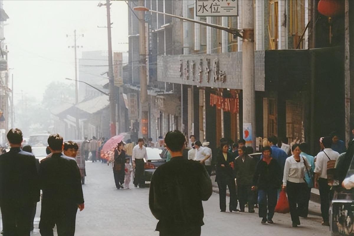 云南失足女孩被判死刑,临刑前为何能穿大红色婚纱?法院:满足她