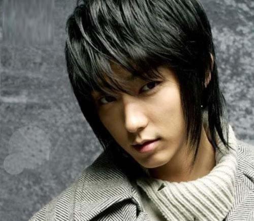 筱崎爱|40岁李准基还能演高中生！戏里美强惨，戏外被坑10年收入单身至今