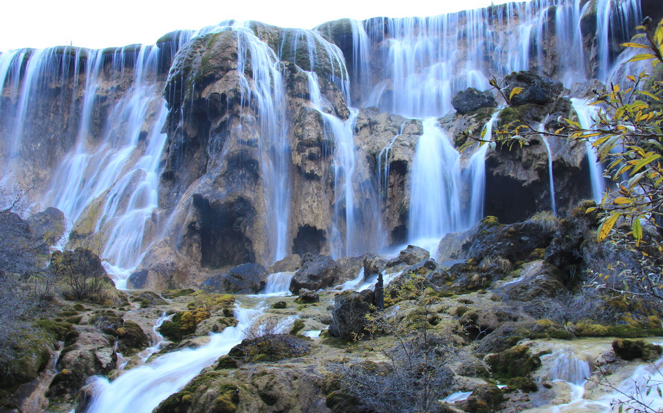 四川省|四川有两个地方的美景，一直被国外所向往，你知道是哪两个吗？