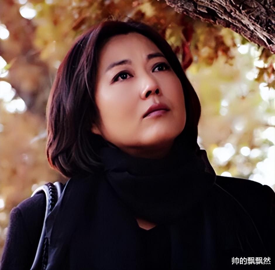 王茜华|著名演员王茜华:这辈子最正确决定,就是45岁高龄为小丈夫生儿子