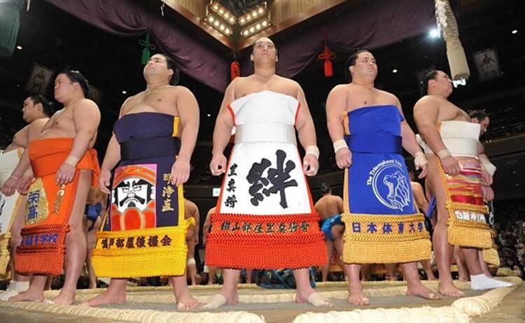 相扑|300斤vs95斤,日本女星为何争相嫁相扑?妙处多多,外人难以想象