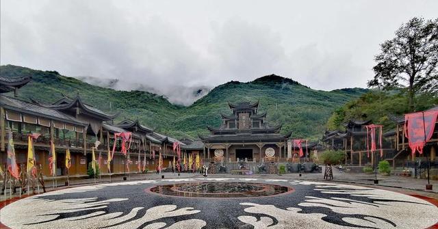 欧洲旅游|隆头一冷门迷人山村，原始古朴风格独具，名气却很小少有人知晓