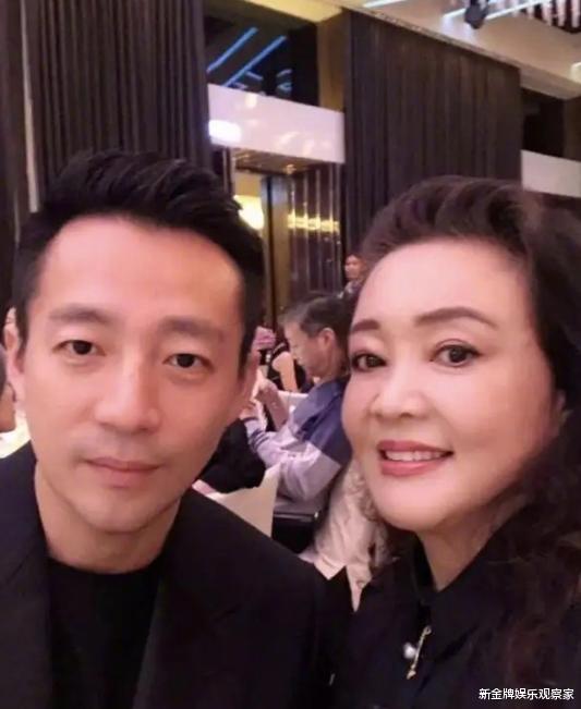 街拍|汪小菲疑与大S和解,为孩子交162万保证金,张颖颖承认恋情很暖心