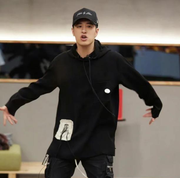 张智霖|《披哥2》16人出道毫无悬念?张智霖恶感度排名第1,C位梦落空