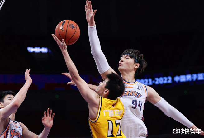 姚明|CBA疯狂14比0横扫！姚明又该头疼了 最激烈一季竟一边倒了