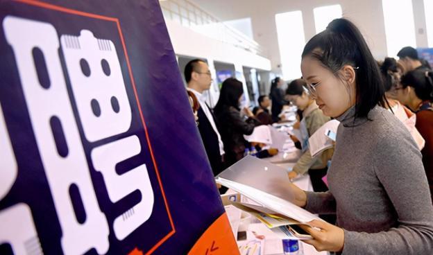 招聘|学校招聘会后学生很后悔，之前毫不在意的东西，却成了“加分项”