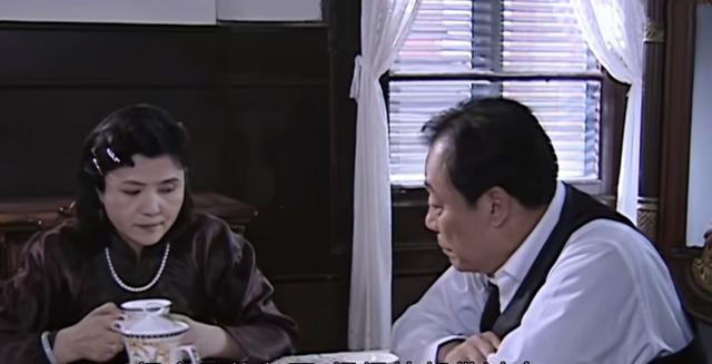 岳云鹏|重温《潜伏》，顿悟吴敬中的妻子吴太太，才是隐藏最深的狠角色